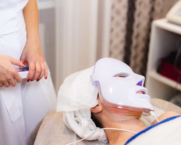 Omnilux Top Picks: Best LED Light Therapy Devices for Skin